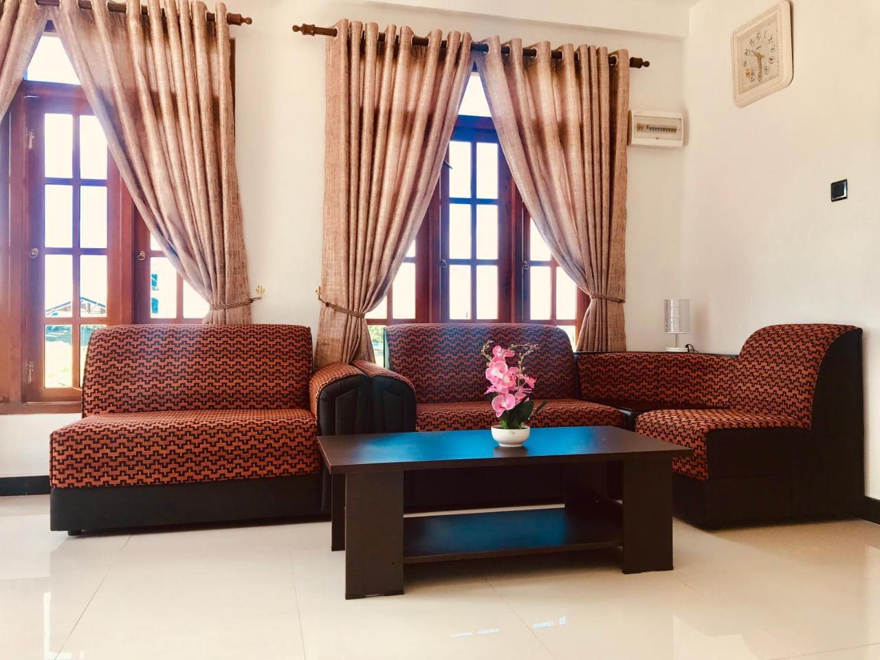 Loversleap Bungalow นูวาราเอลิยา ภายนอก รูปภาพ